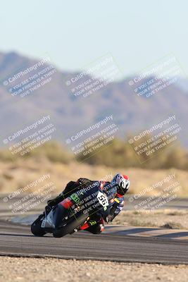 media/Dec-07-2025-CVMA (Sun) [[3e7d2de5dc]]/Race 16-Formula Middleweight/